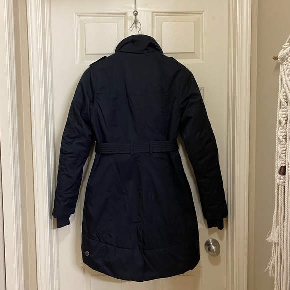 Lululemon Winter Size 6 Pinnacle Coat missing the hood - Picture 2 of 10